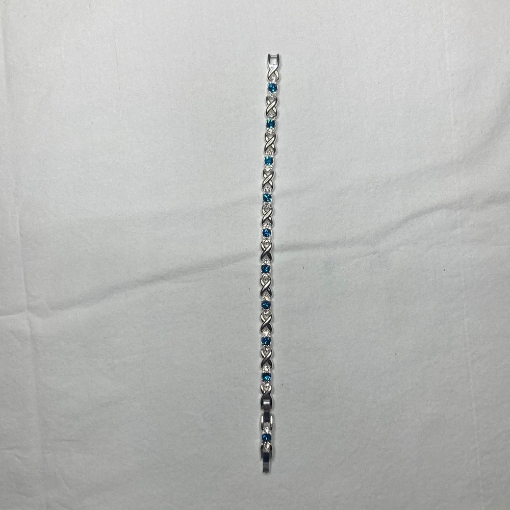 Women’s Avon bracelet blue and silver #59